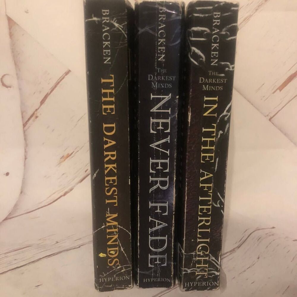 Darkest minds trilogy by bracken